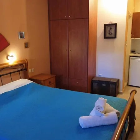 Apartament Kouvaras *