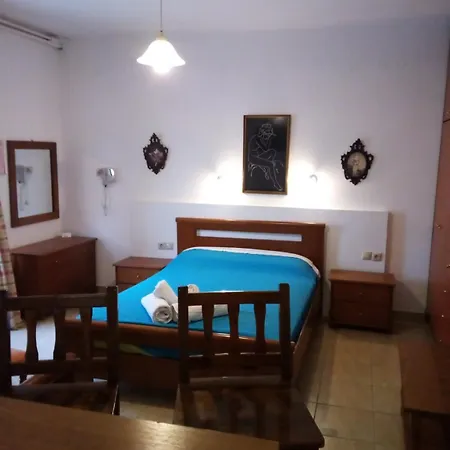 Kouvaras *