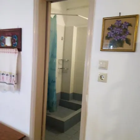 Kouvaras Apartment
